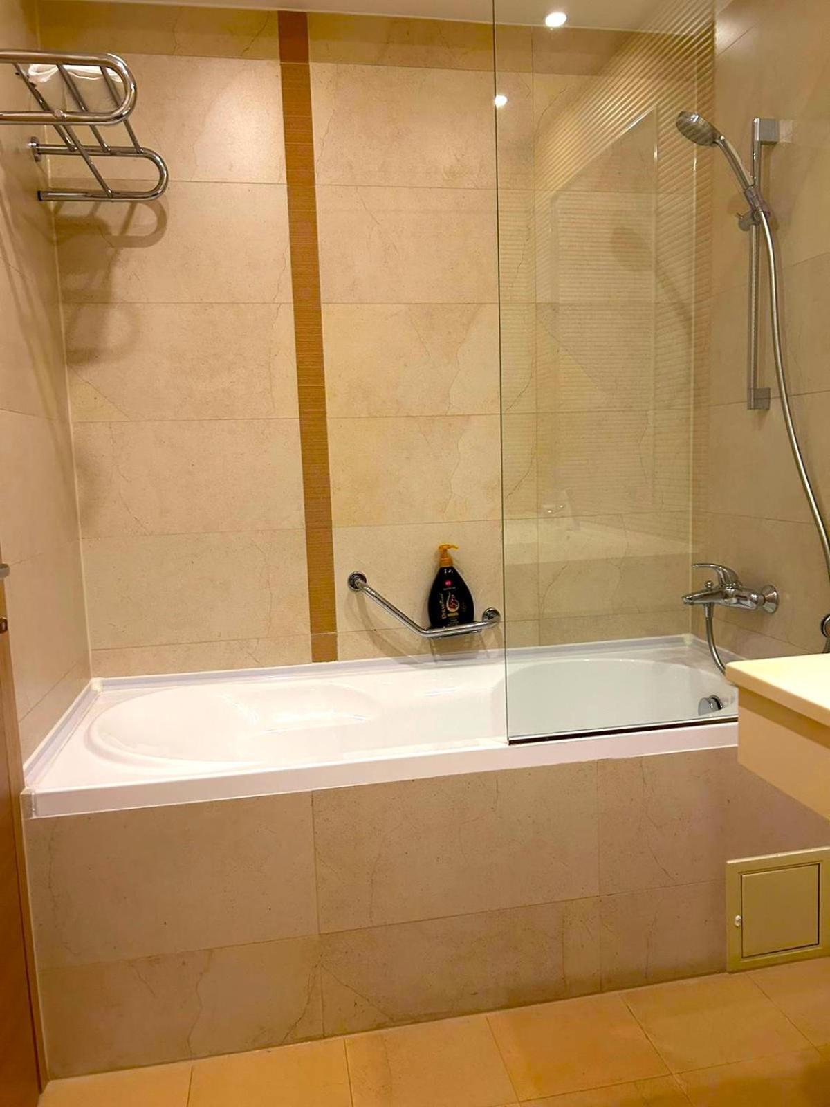 Yamaluxe Apartments - Silent & Warm With Many Facilities 布加勒斯特 外观 照片